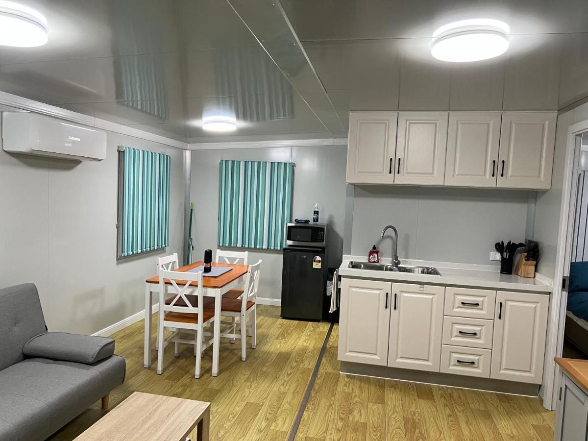 White Cliffs Self Contained Cabin Accommodation Екстер'єр фото